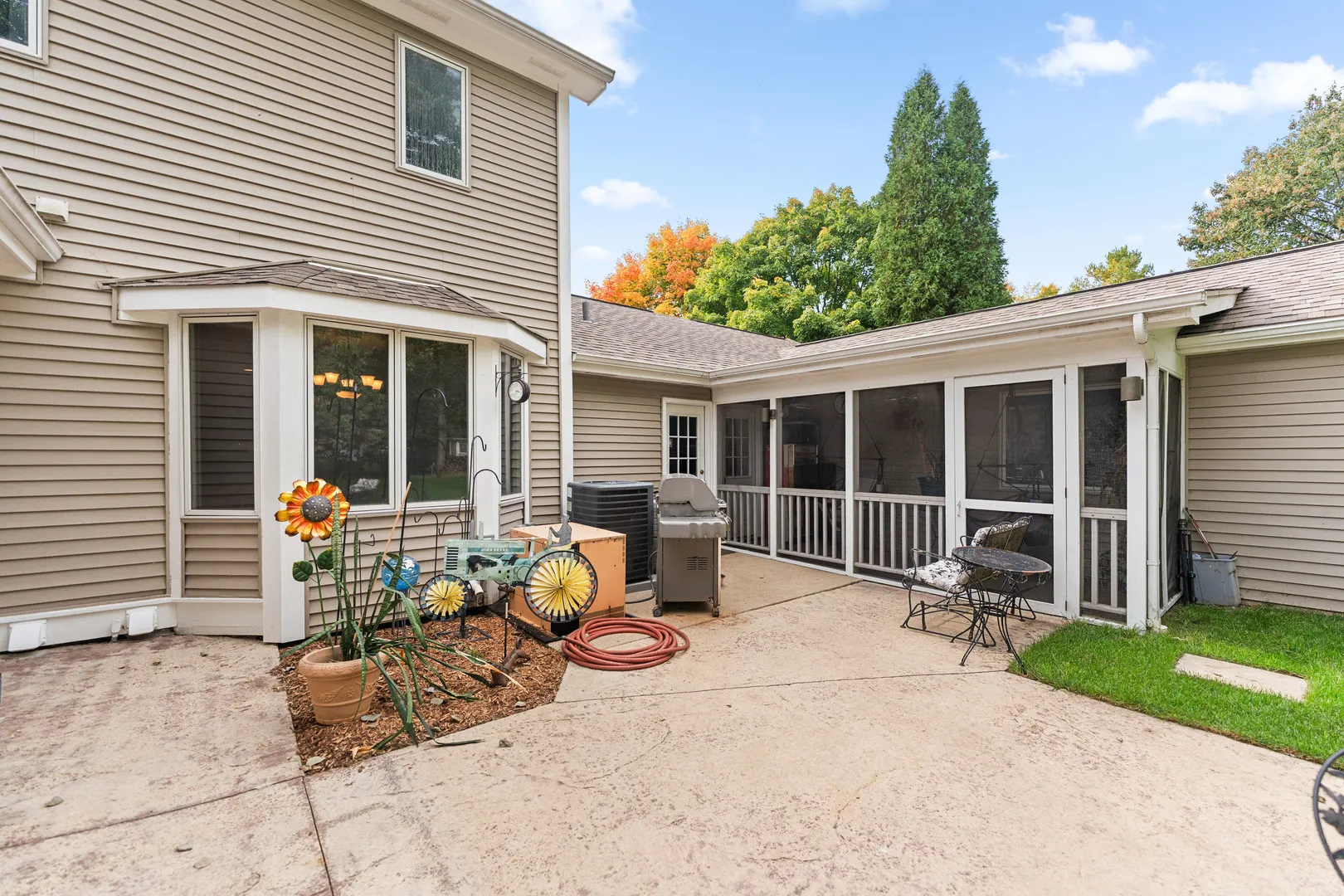 23W620 Walnut Street IL