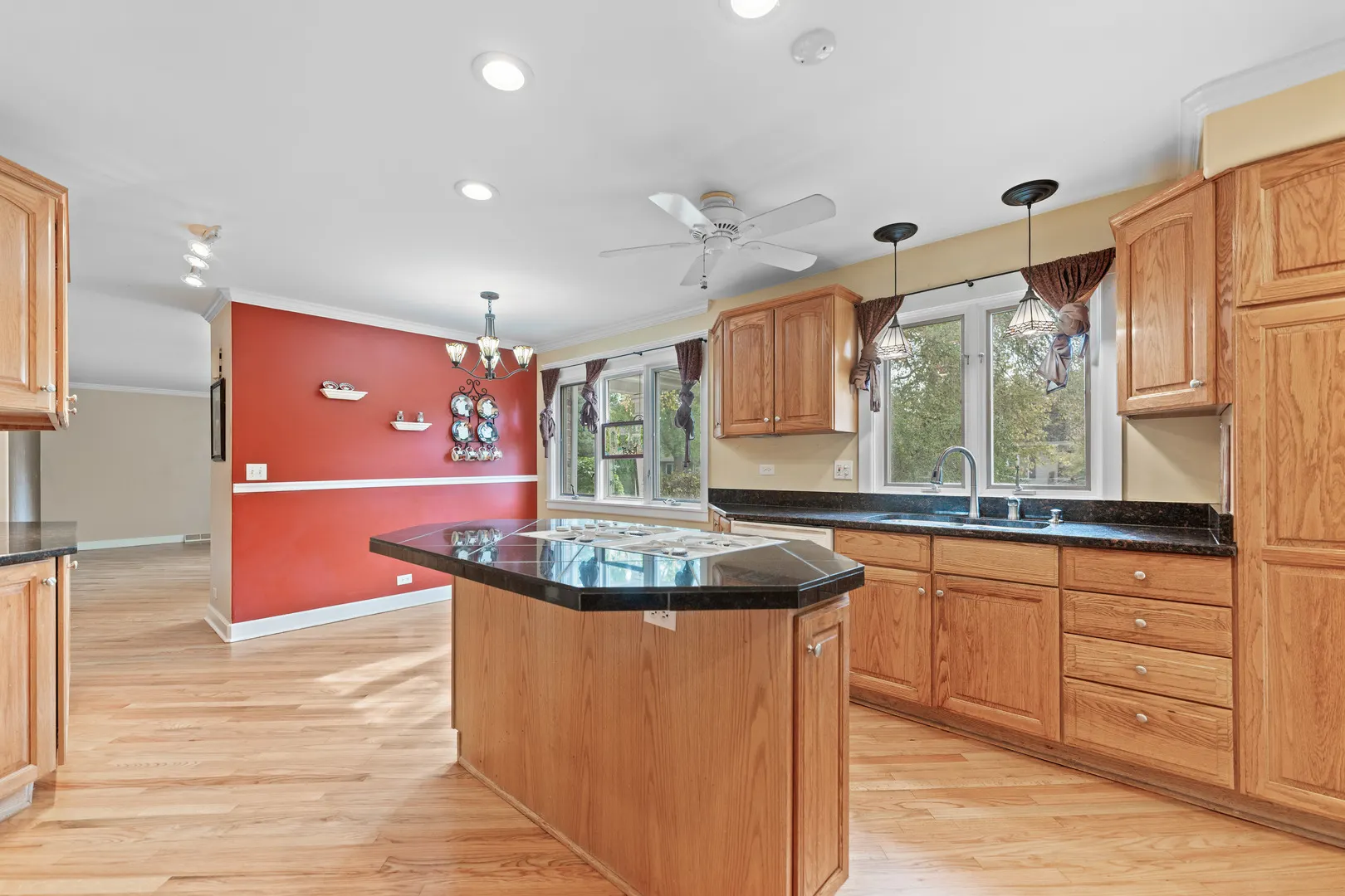 23W620 Walnut Street IL