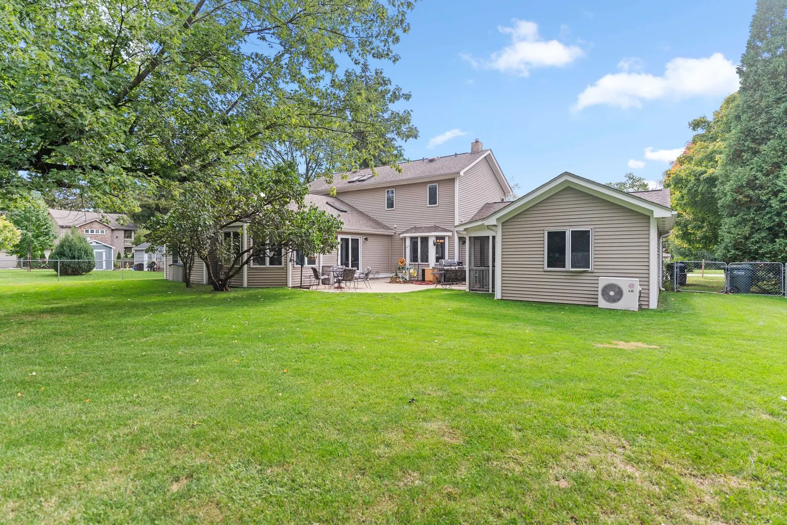 23W620 Walnut Street IL