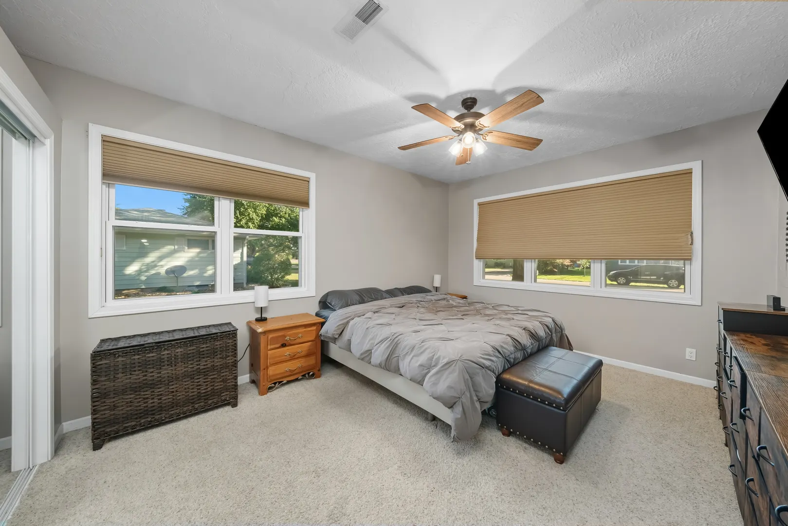 120 Cook Court IL