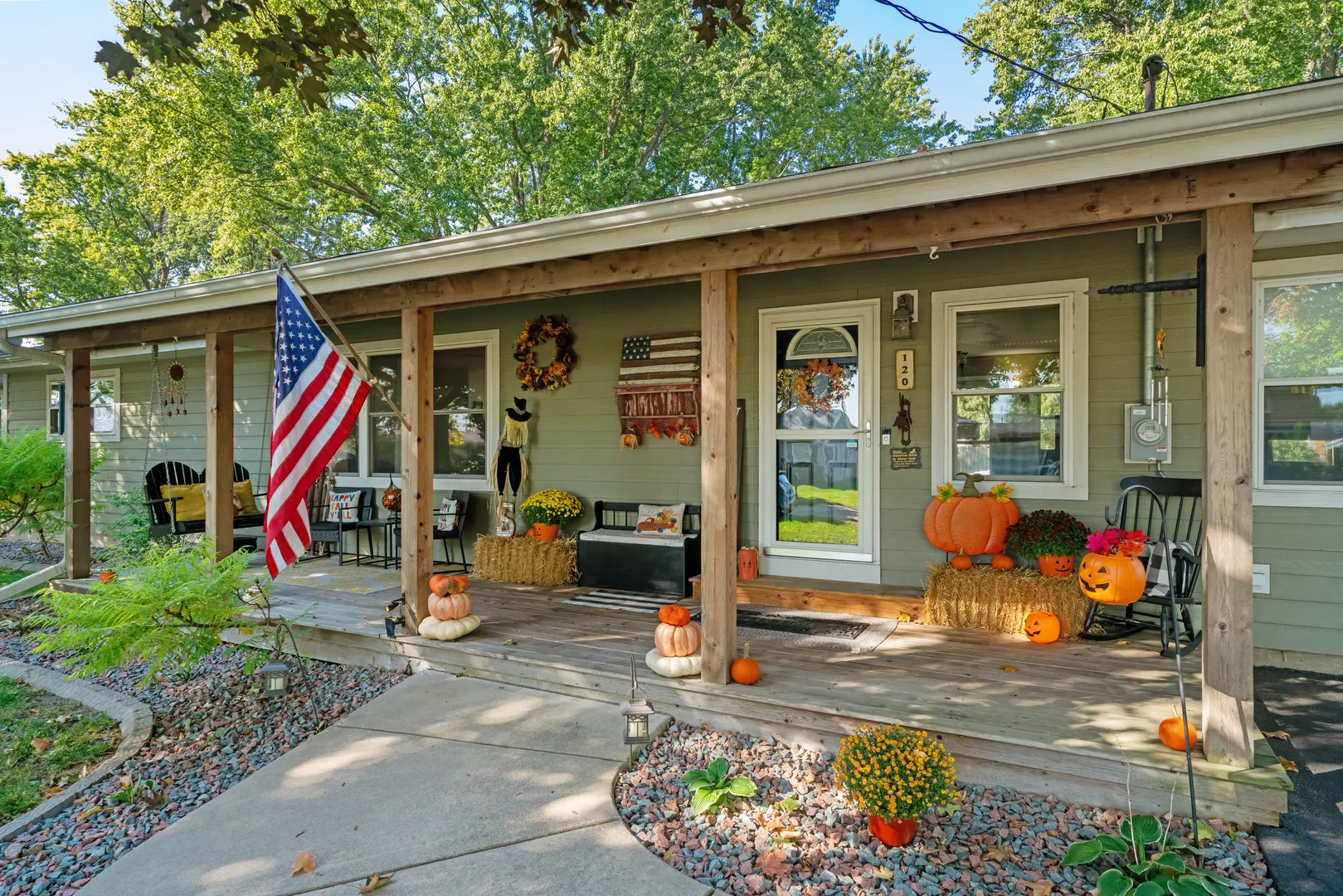 120 Cook Court IL