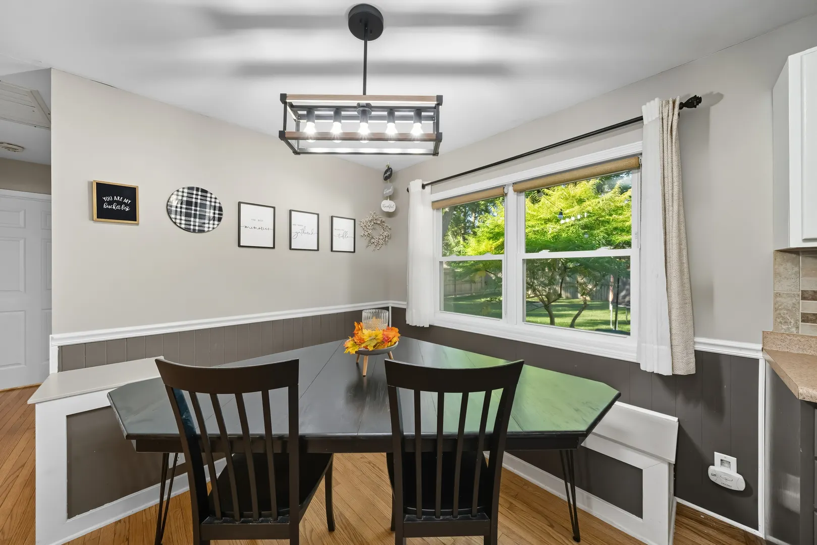120 Cook Court IL