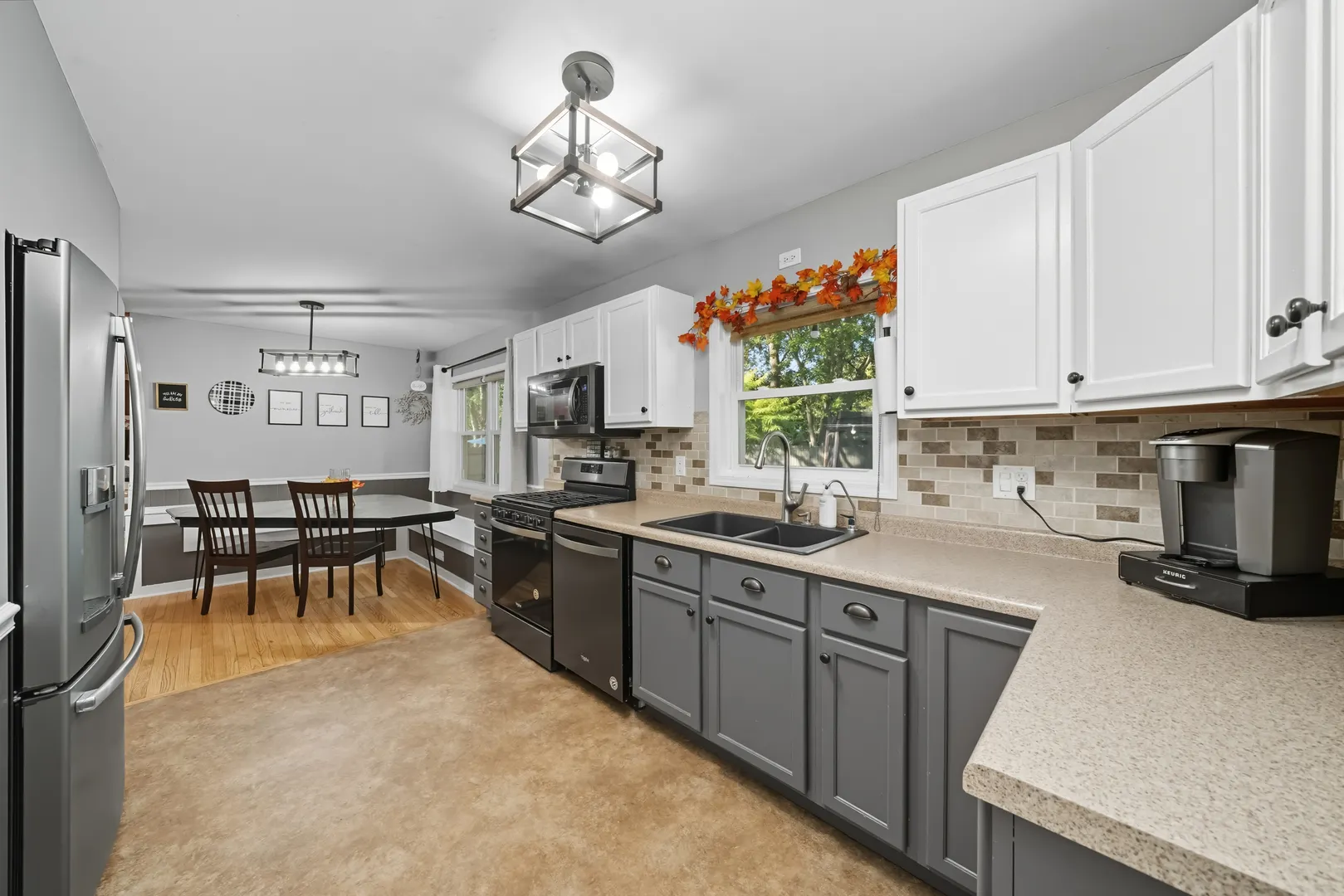 120 Cook Court IL