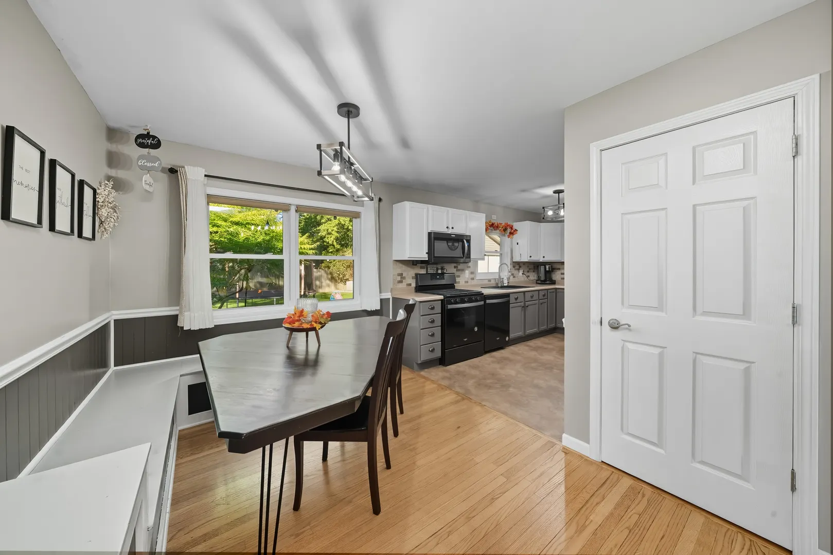 120 Cook Court IL