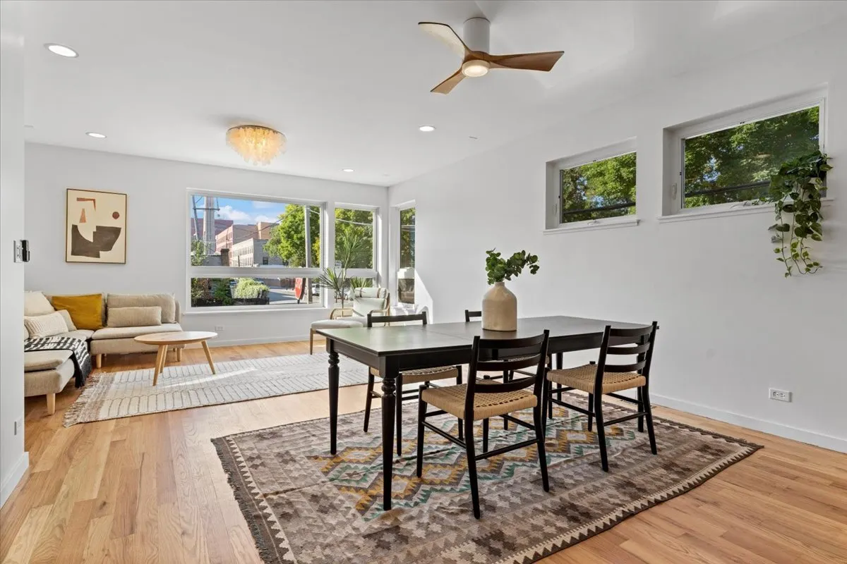1036 W 20th Place IL