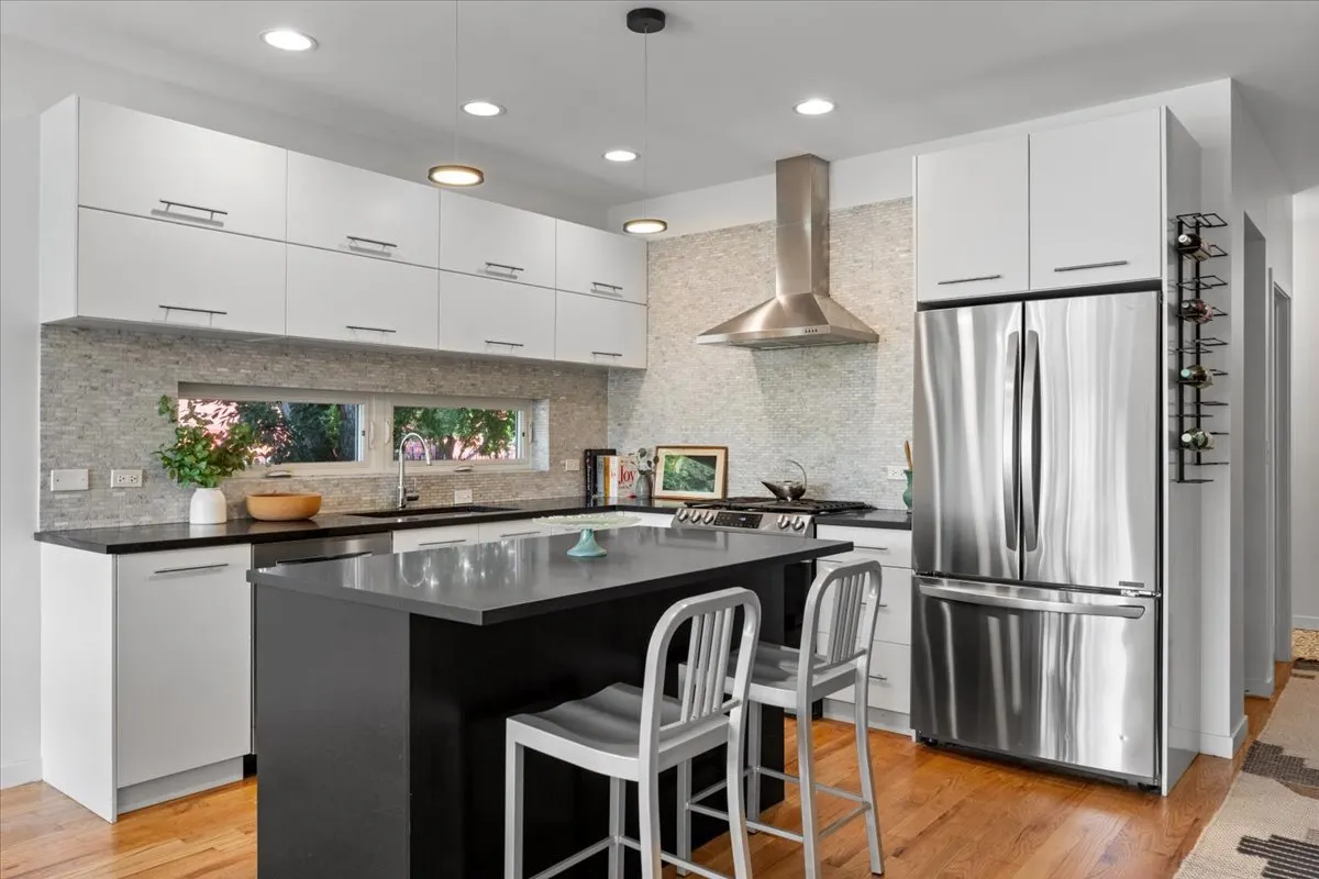 1036 W 20th Place IL