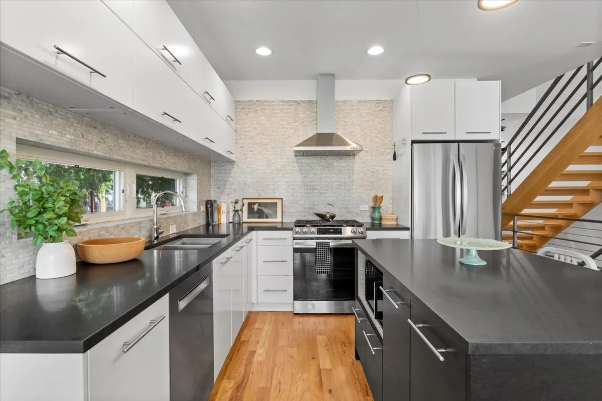 1036 W 20th Place IL