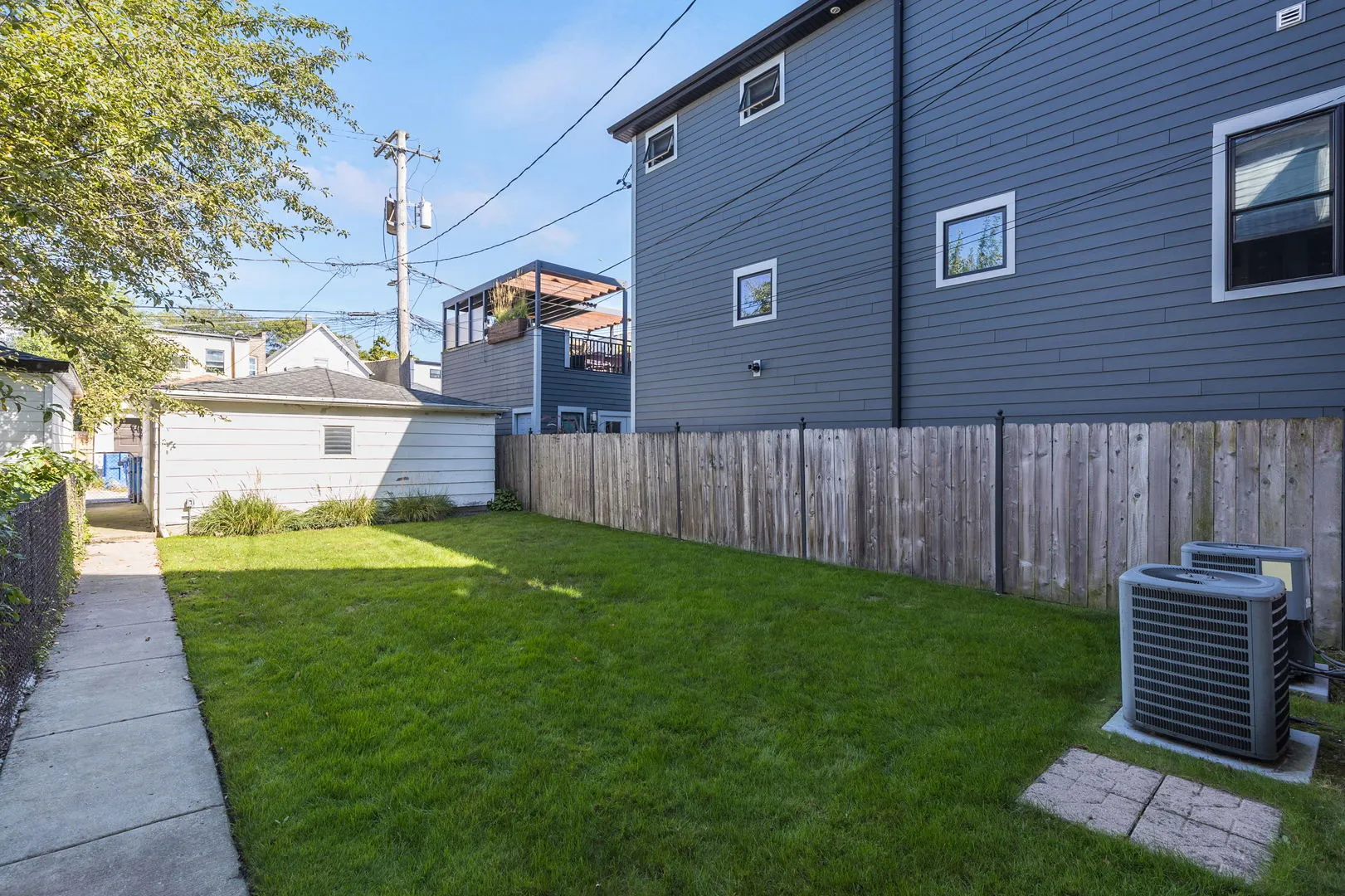 1824 W Farragut Avenue IL