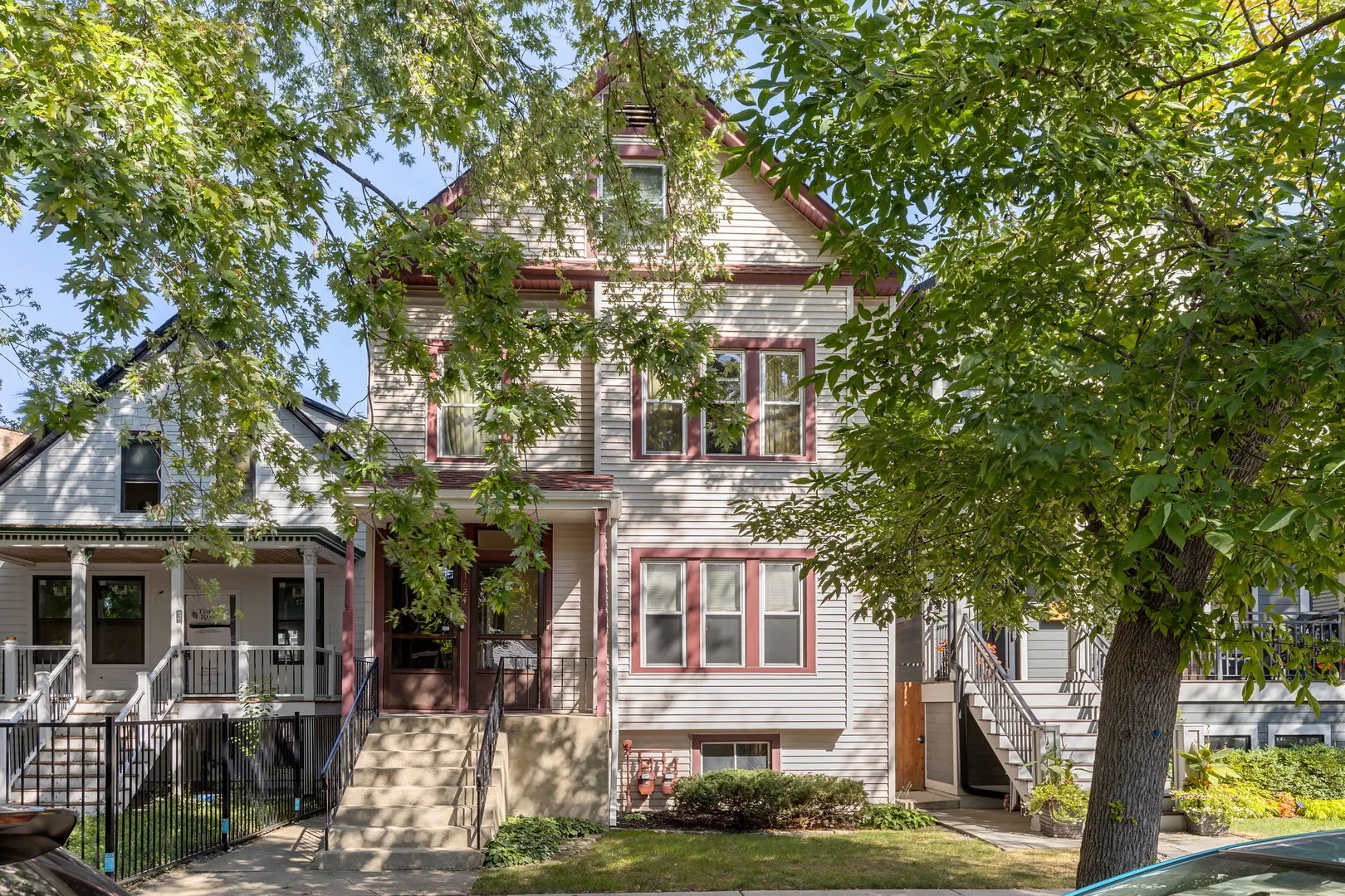 1824 W Farragut Avenue IL