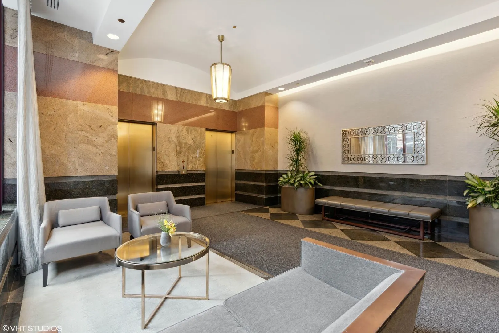 100 E Huron Street 3901 IL
