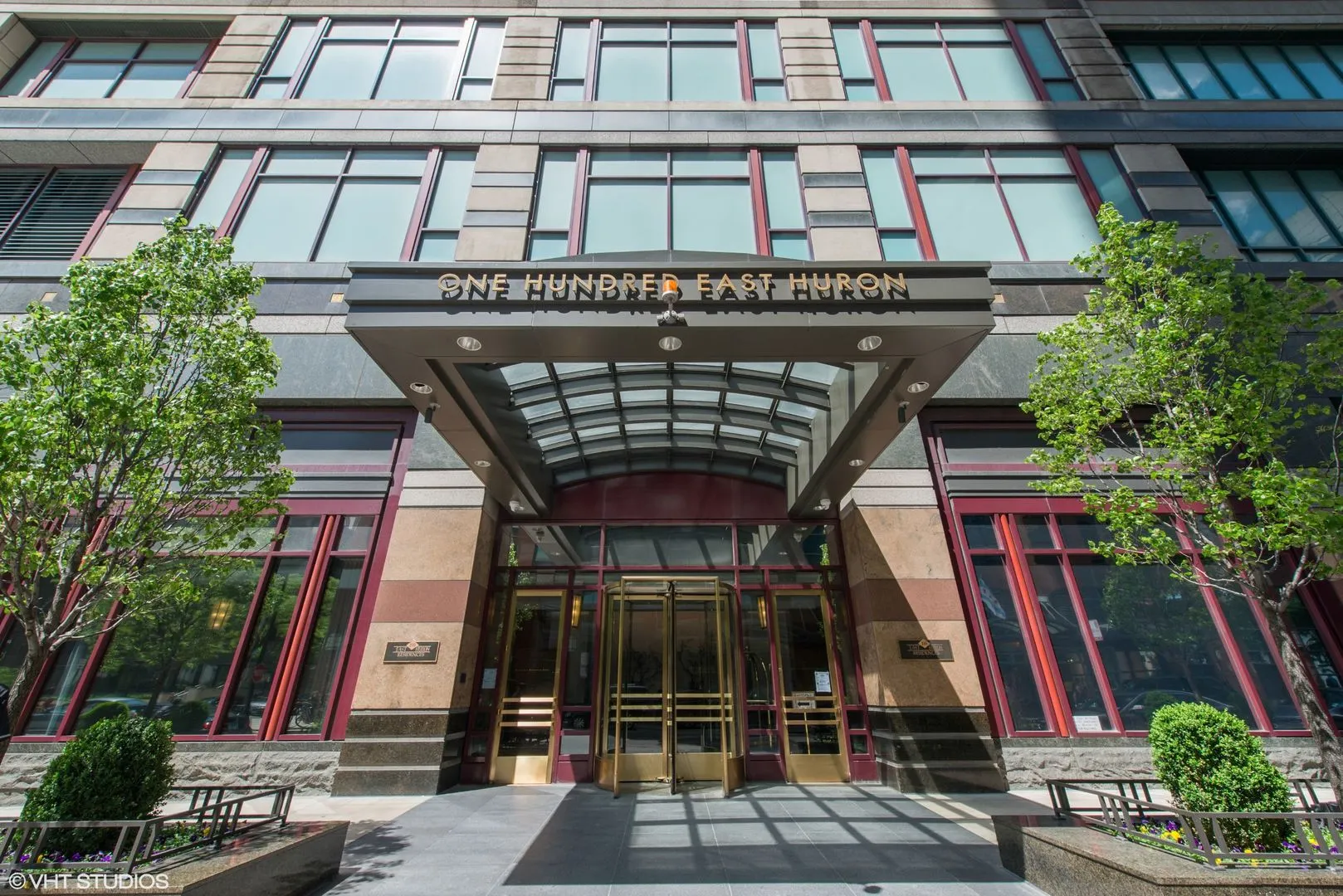100 E Huron Street 3901 IL