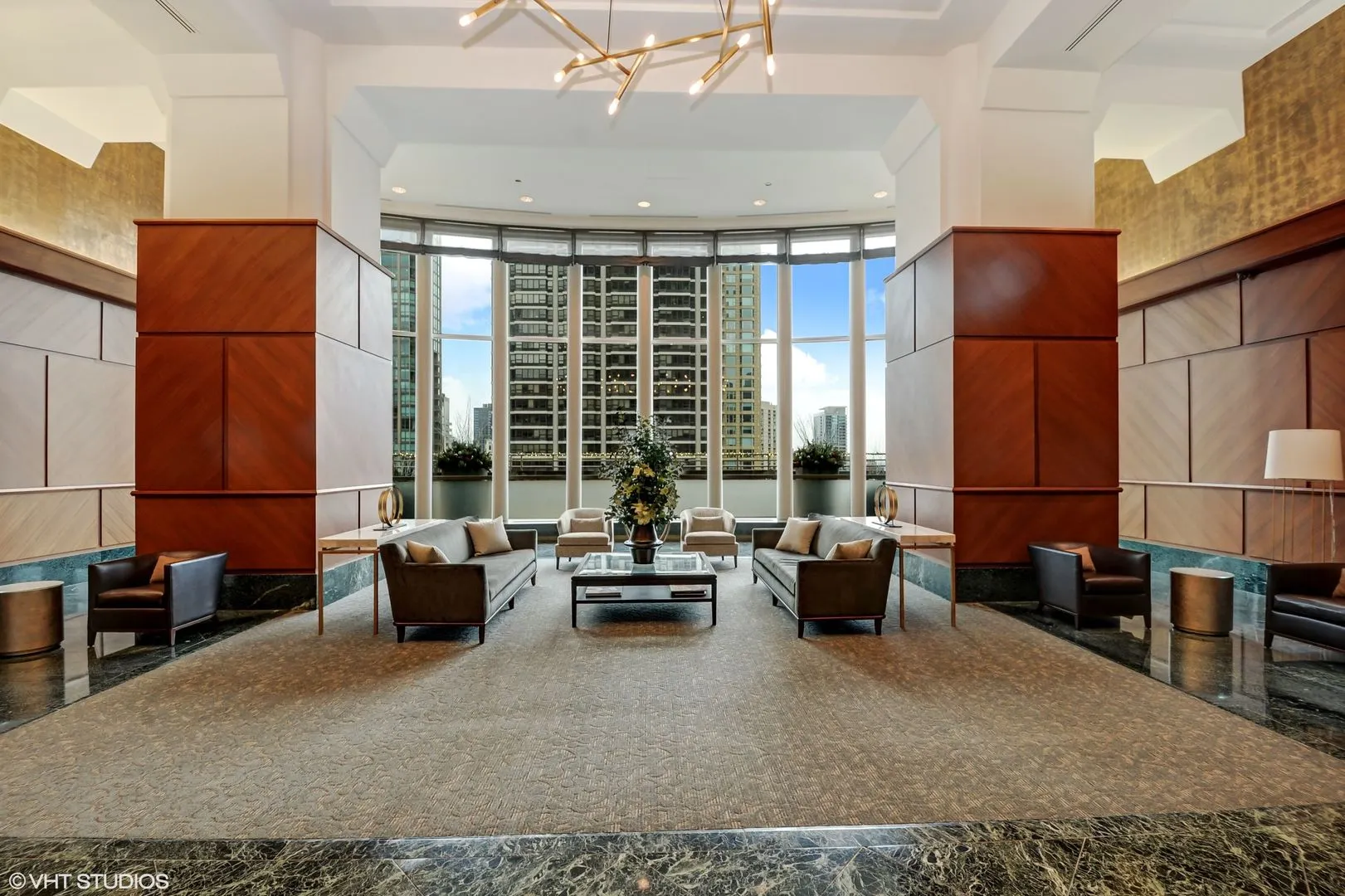 100 E Huron Street 3901 IL