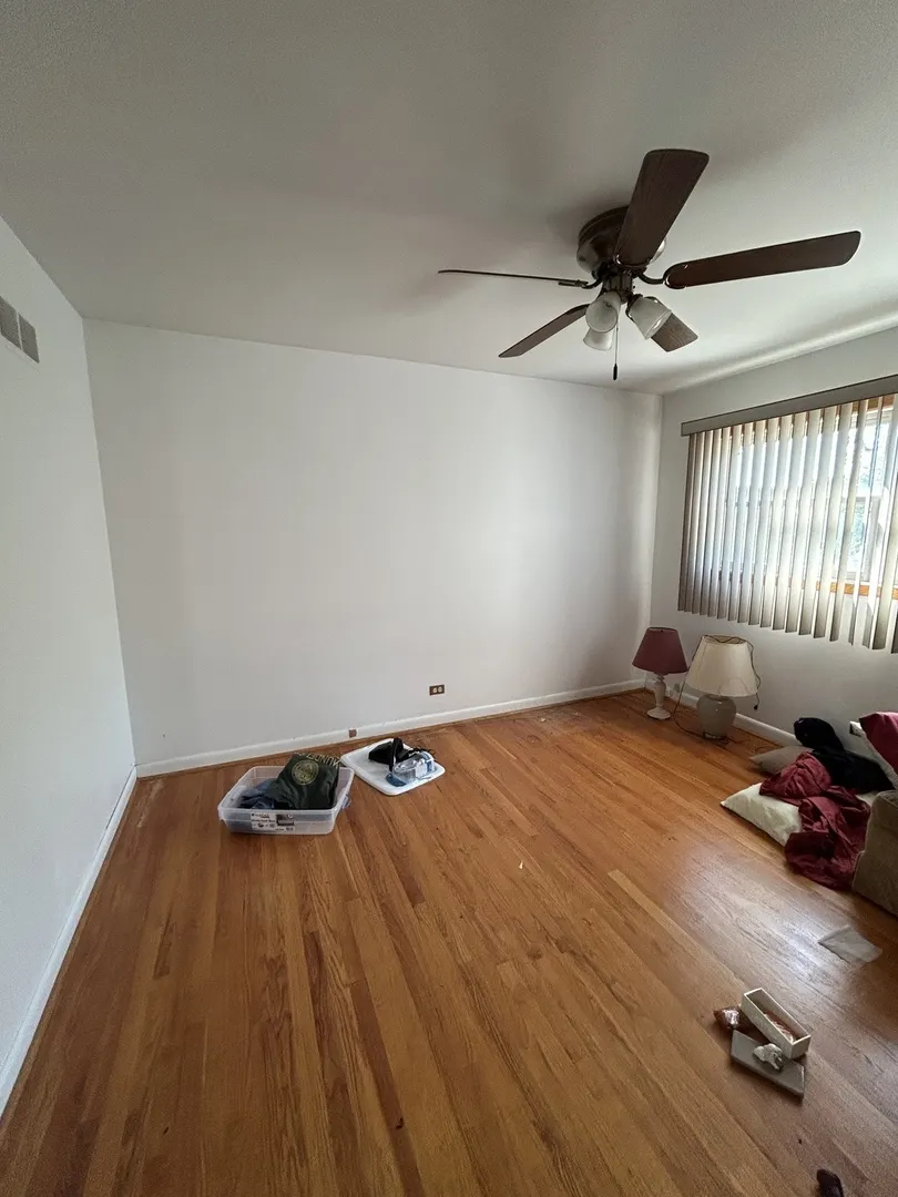 4101 Saint Lawrence Avenue IL