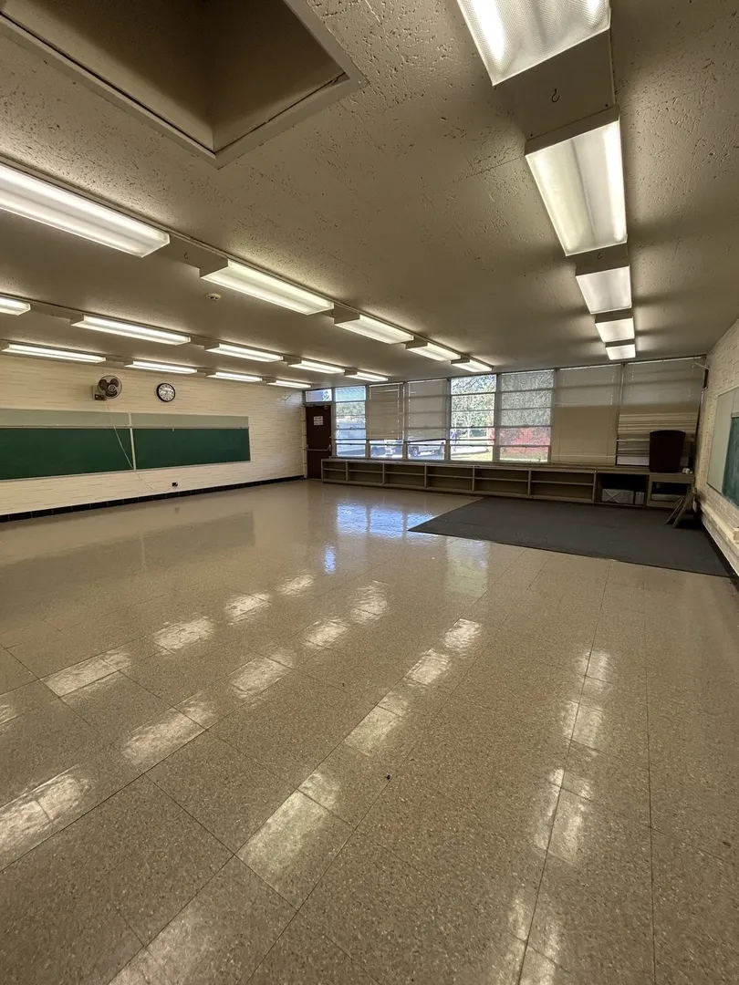 4101 Saint Lawrence Avenue IL