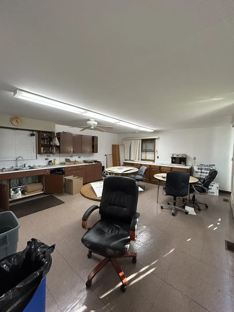 4101 Saint Lawrence Avenue IL