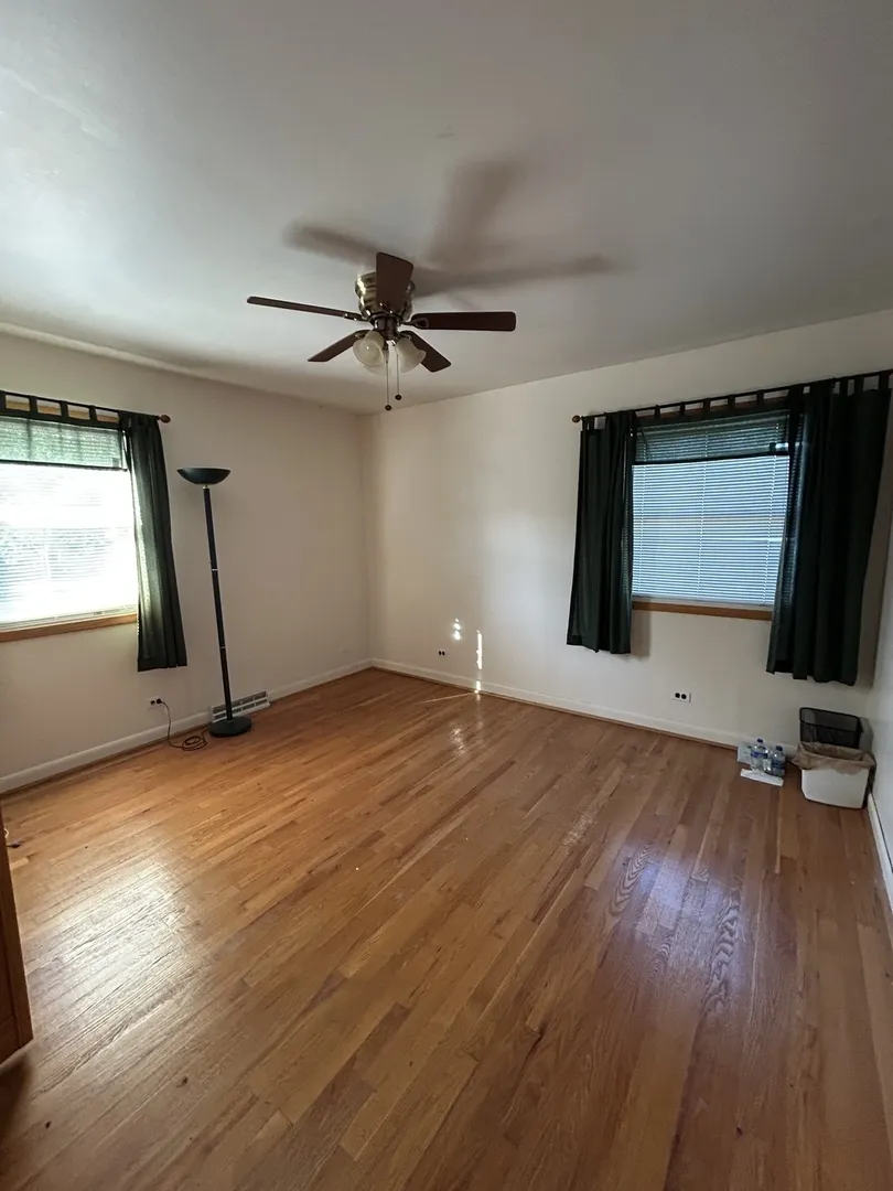 4101 Saint Lawrence Avenue IL