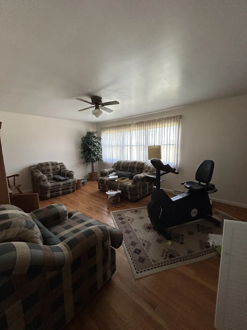 4101 Saint Lawrence Avenue IL
