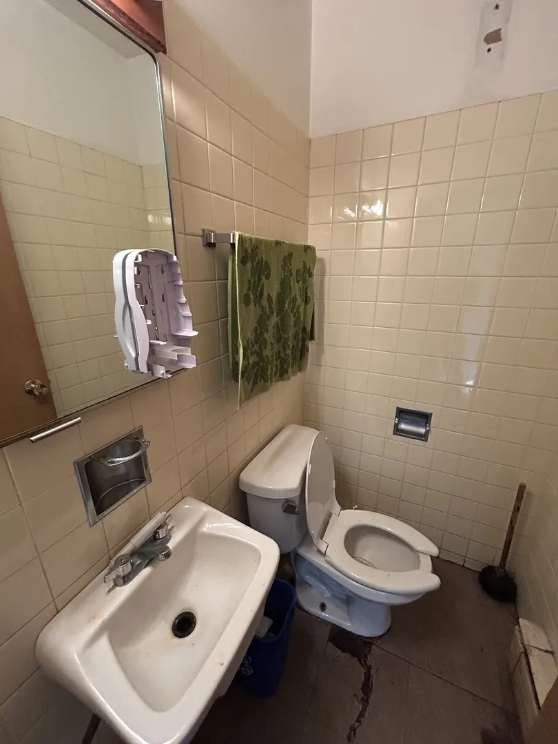 4101 Saint Lawrence Avenue IL