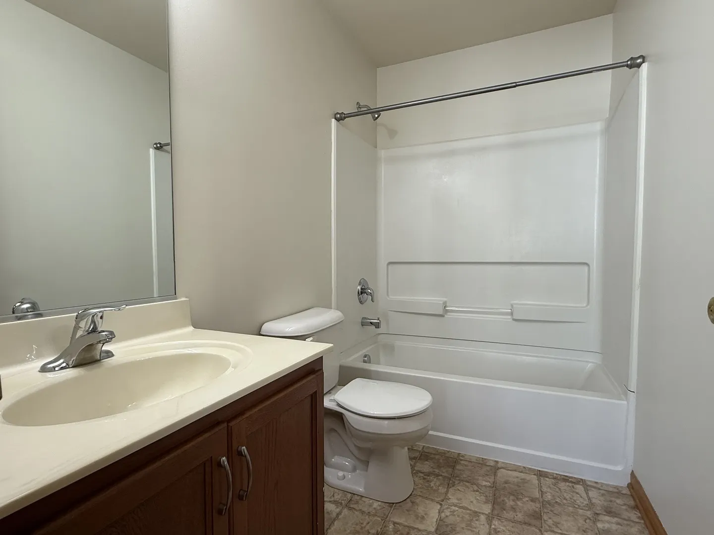1392 Carolyn Court IL