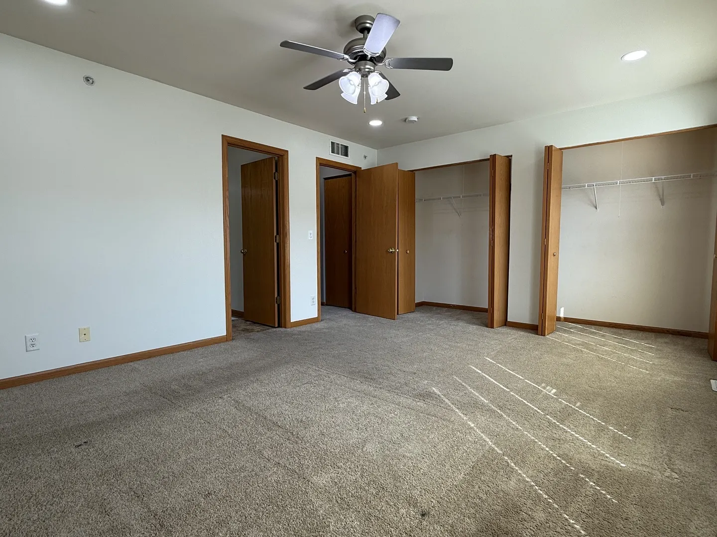 1392 Carolyn Court IL