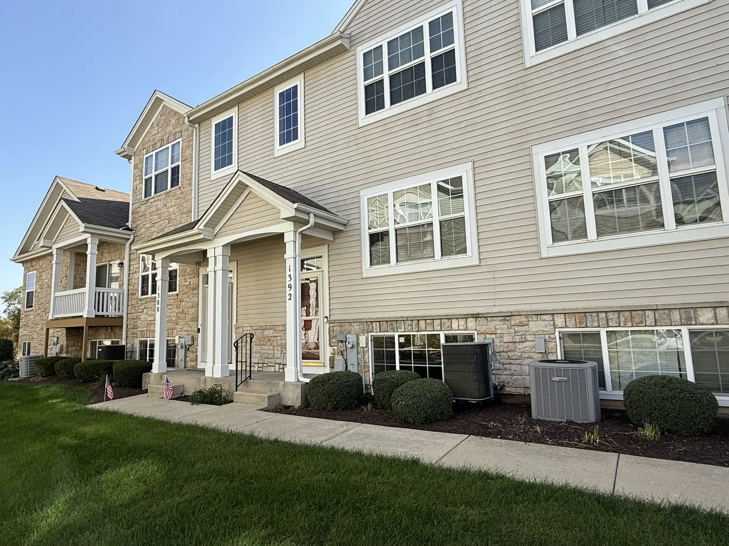 1392 Carolyn Court IL