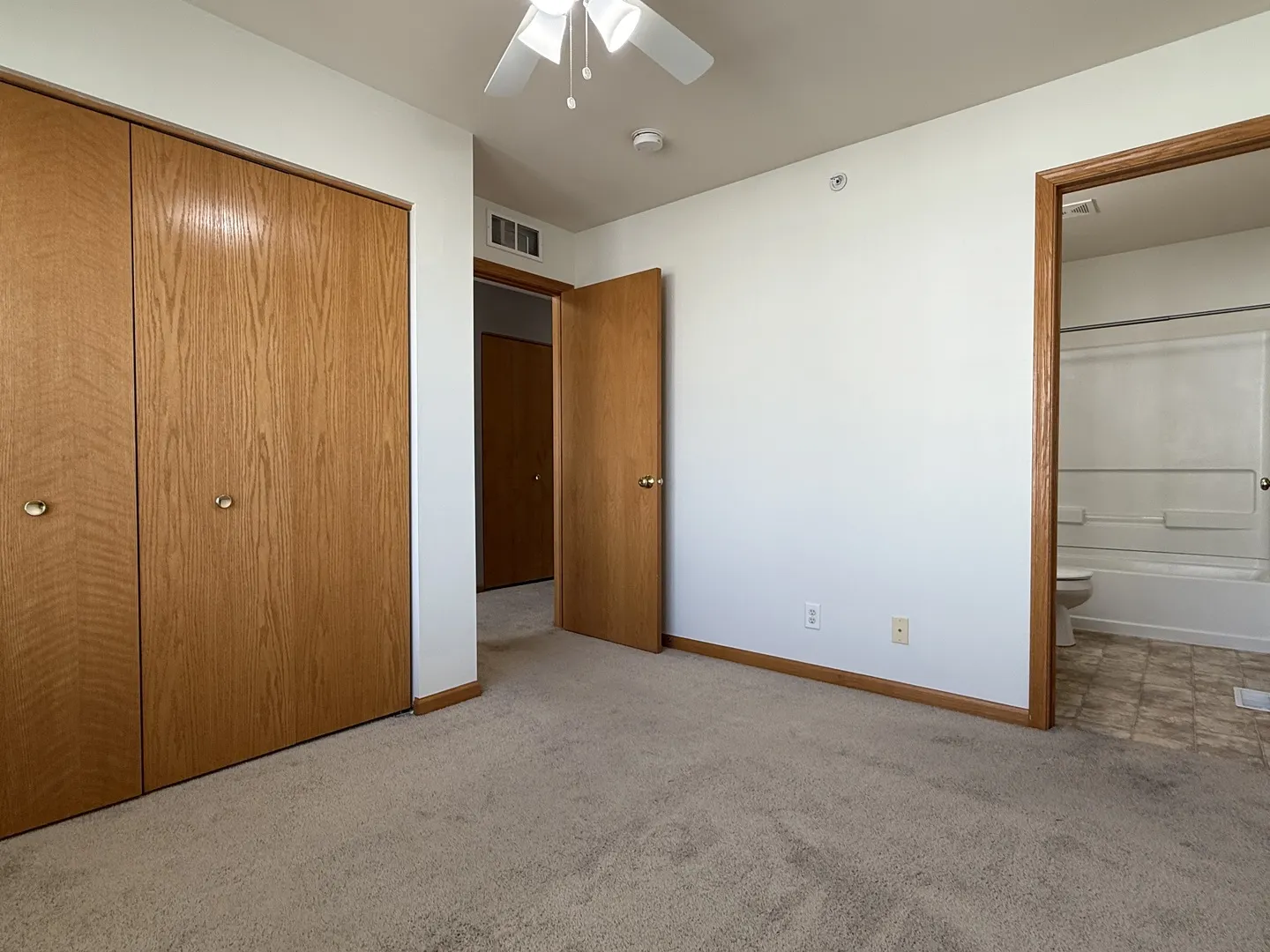 1392 Carolyn Court IL