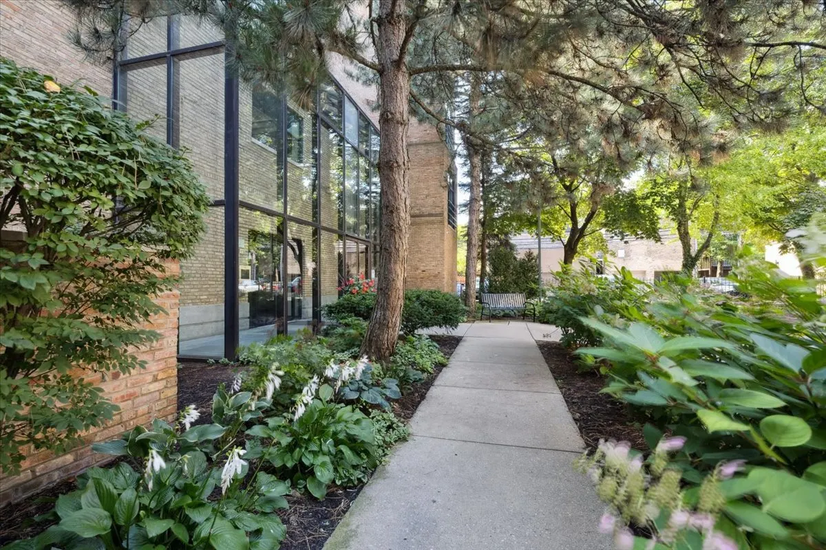 2100 N Racine Avenue 4B IL