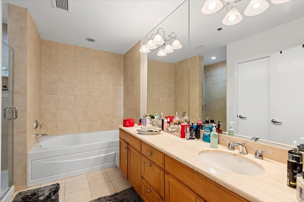 1335 S Prairie Avenue 706 IL