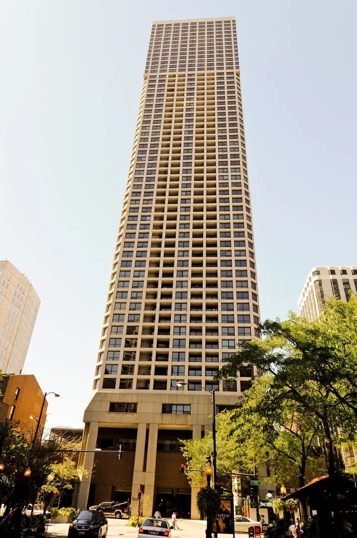 1030 N State Street 10M IL
