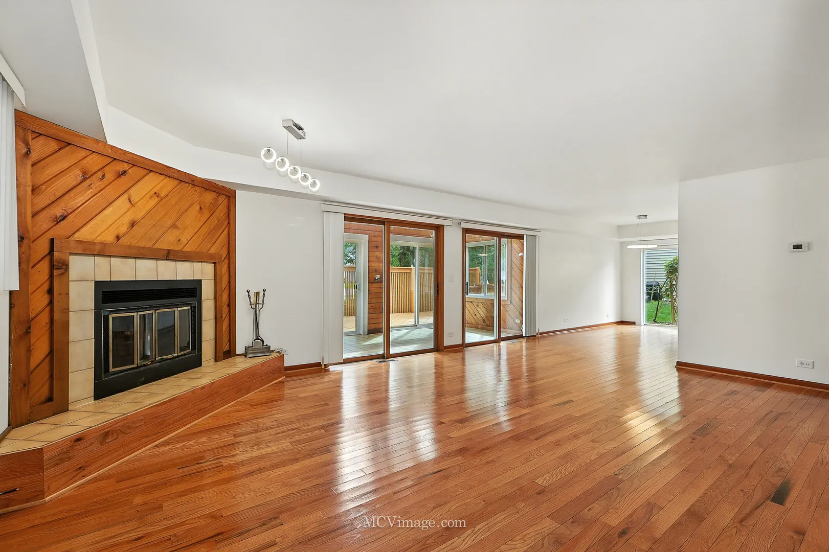 2101 Babst Court IL