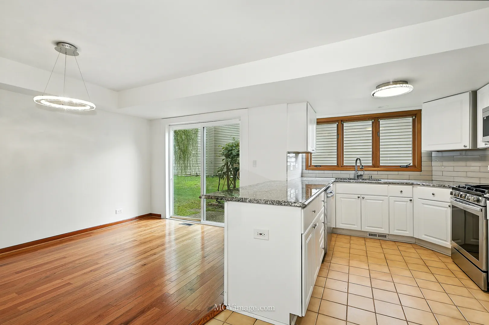 2101 Babst Court IL