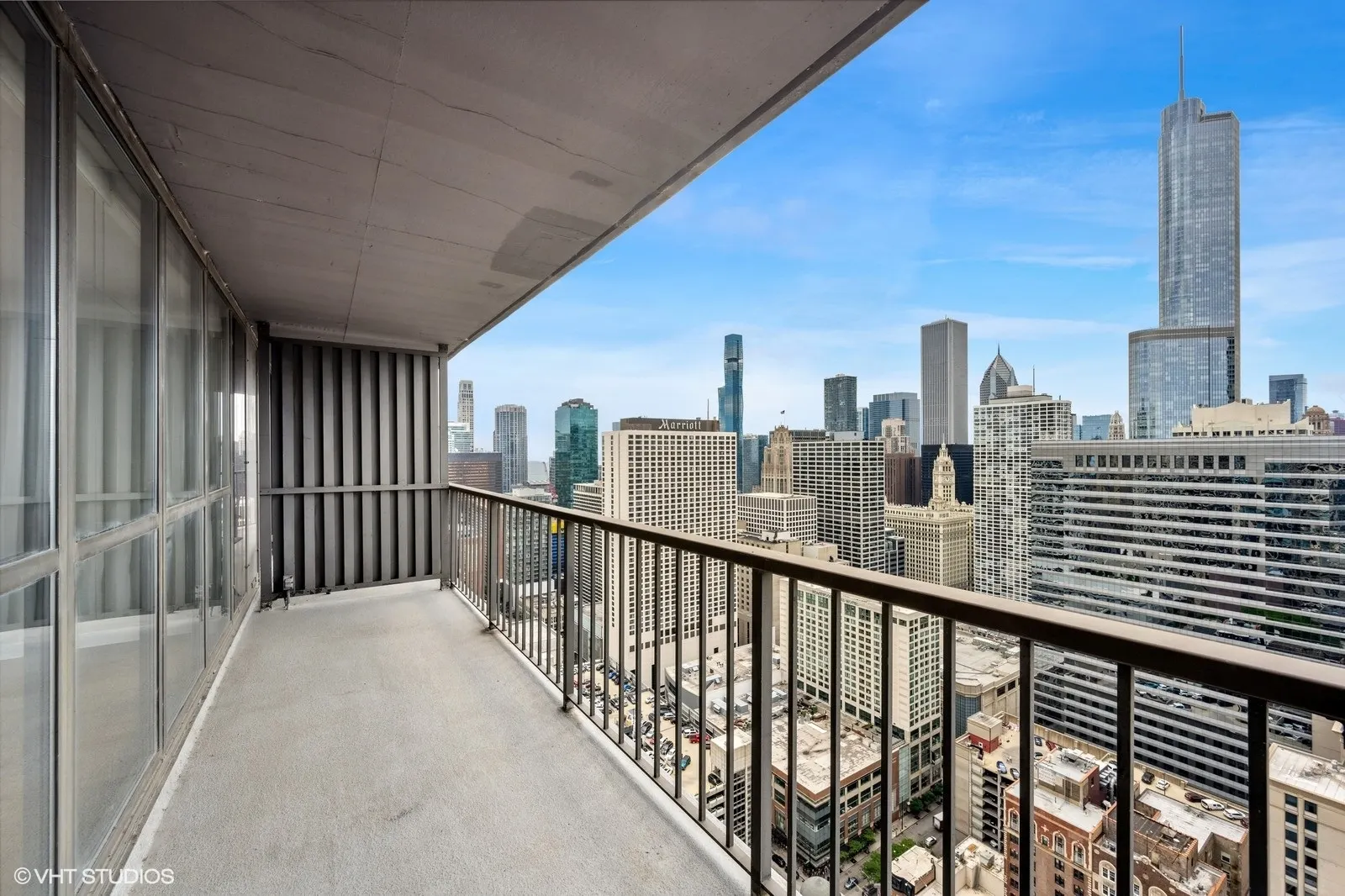 10 E Ontario Street 4404 IL