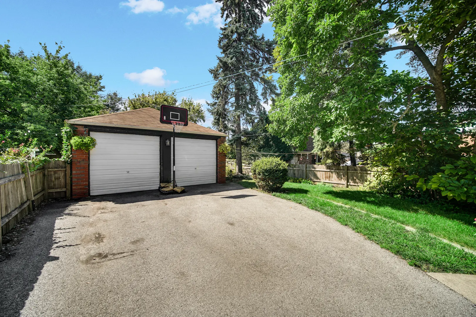2335 W 107th Street IL