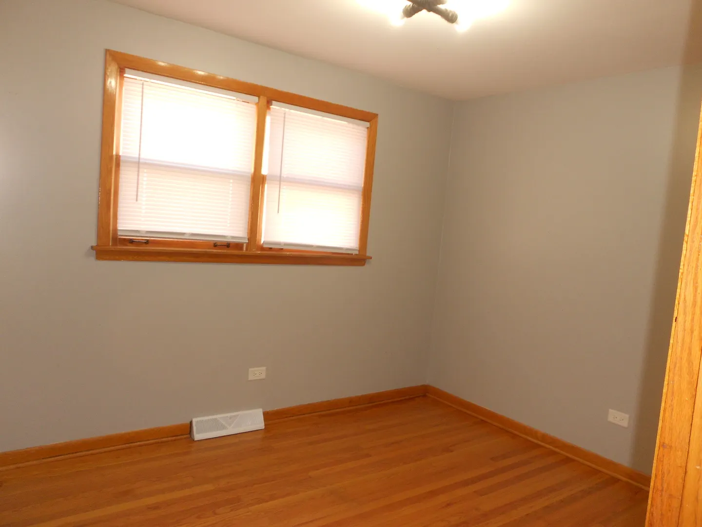 5820 S Rutherford Avenue IL