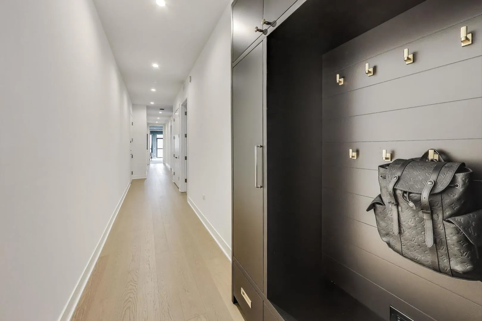 323 S Racine Avenue 3D IL