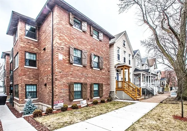 2141 W Fletcher Street 3F IL