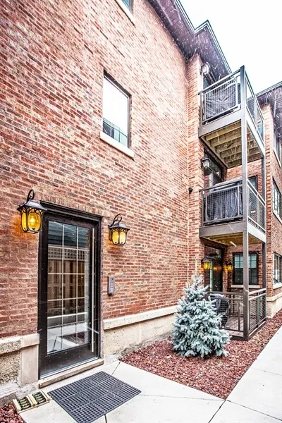 2141 W Fletcher Street 3F IL
