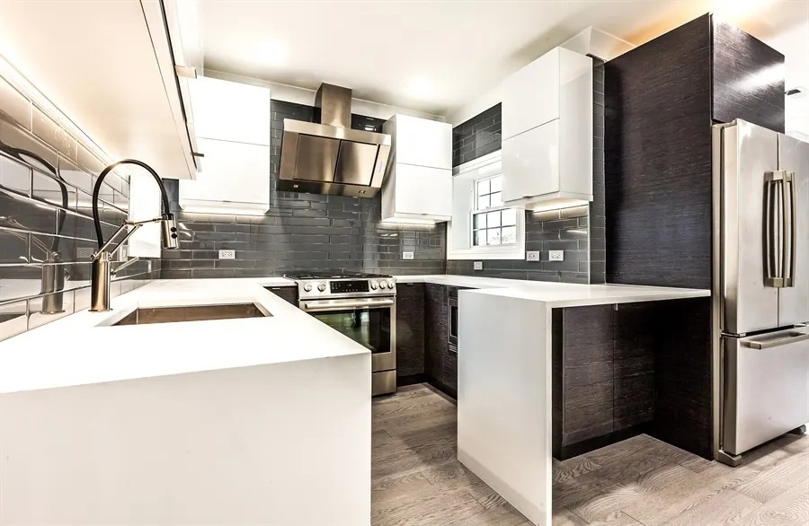 2141 W Fletcher Street 3F IL