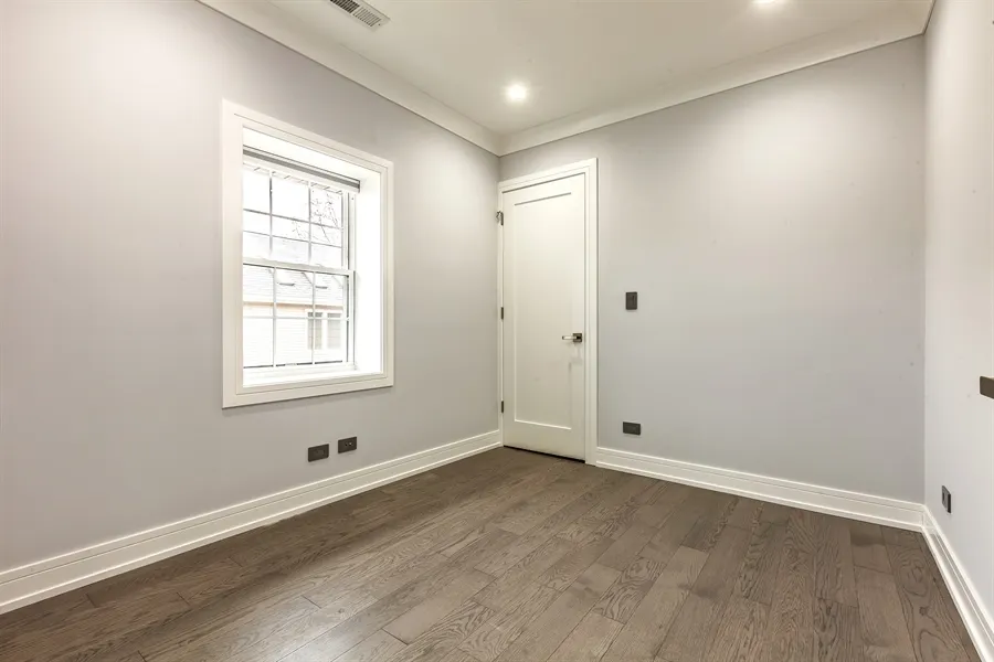 2141 W Fletcher Street 3F IL