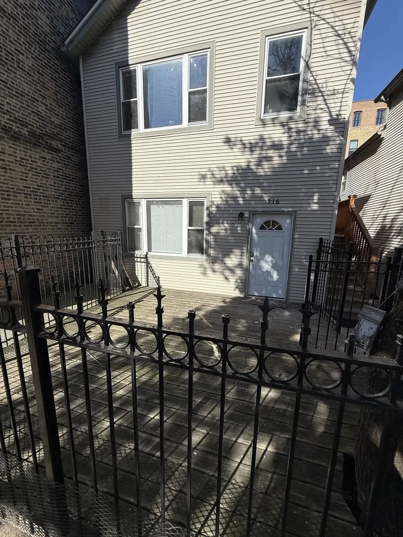 516 N May Street 1 IL