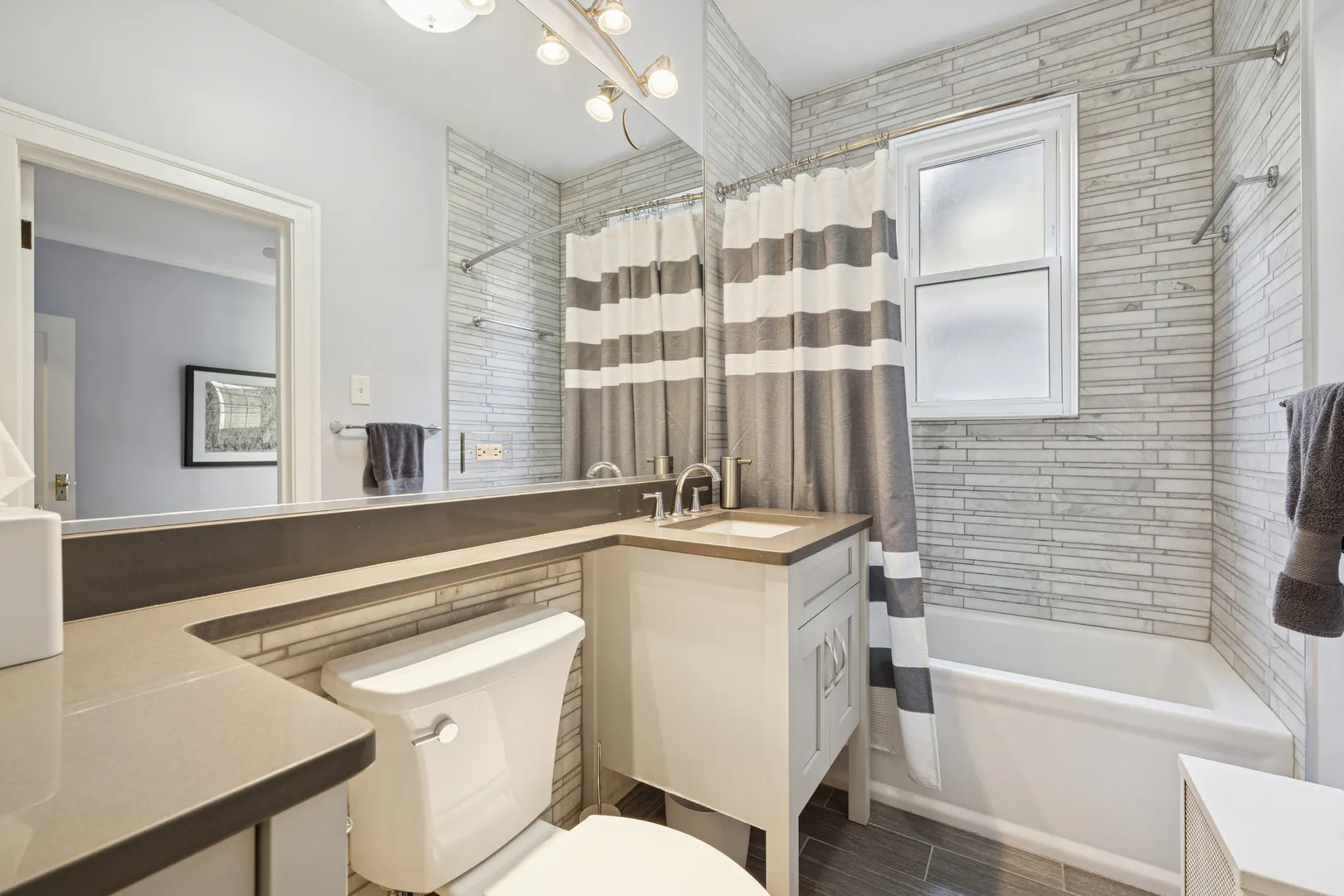 644 W Melrose Street 2E IL