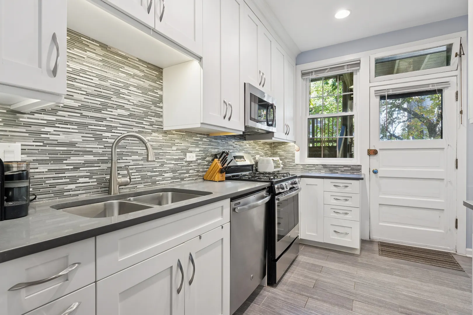 644 W Melrose Street 2E IL