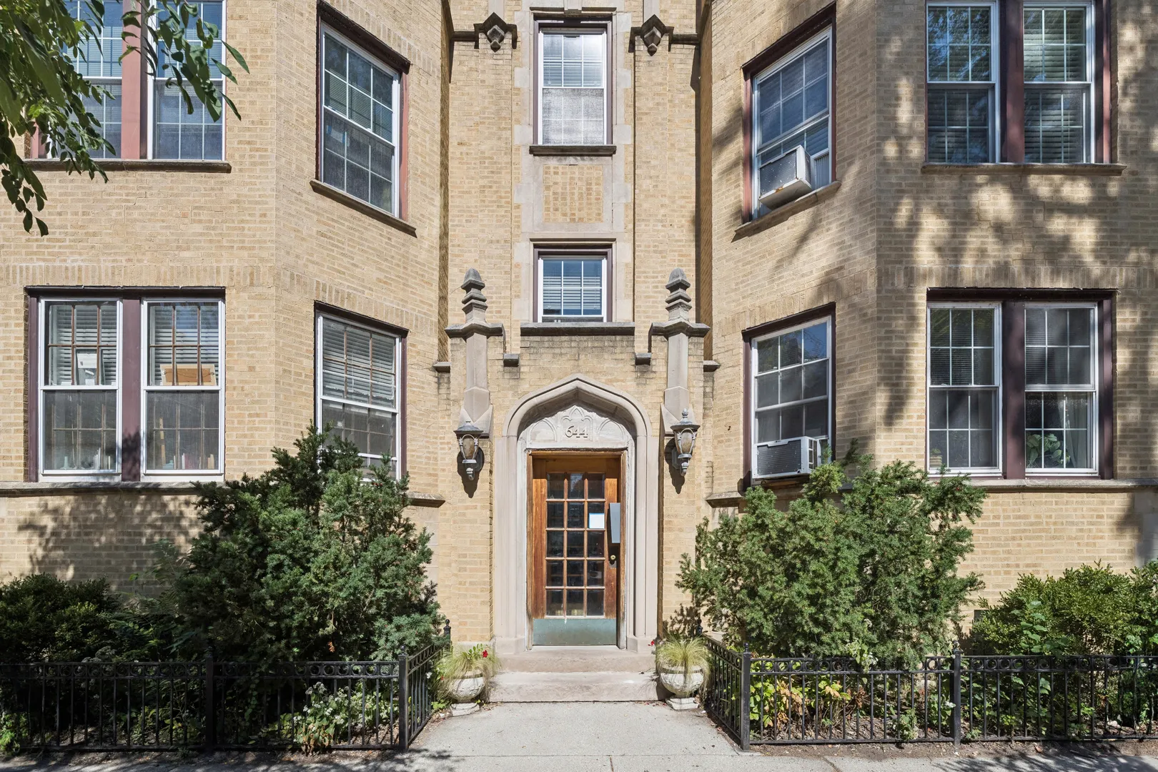 644 W Melrose Street 2E IL