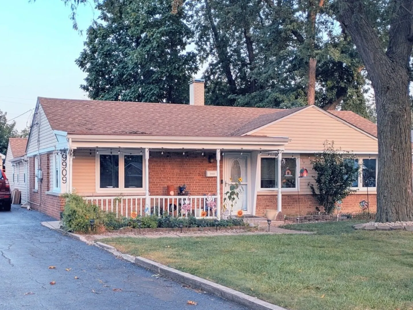9909 Elm Circle Drive IL