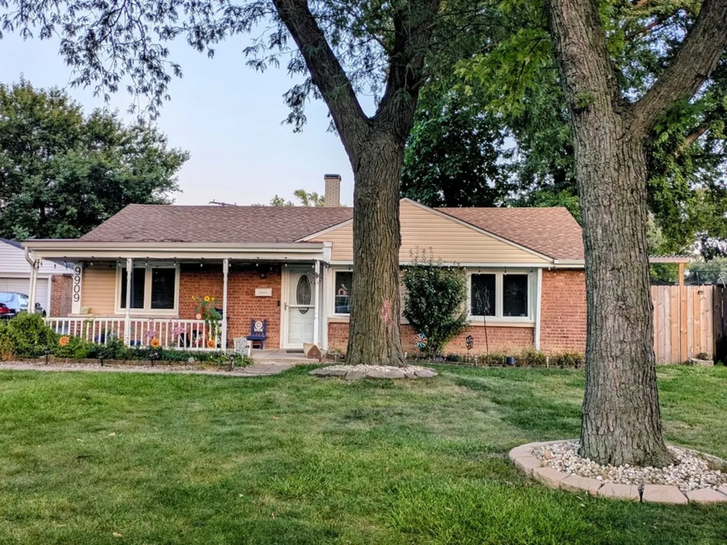 9909 Elm Circle Drive IL