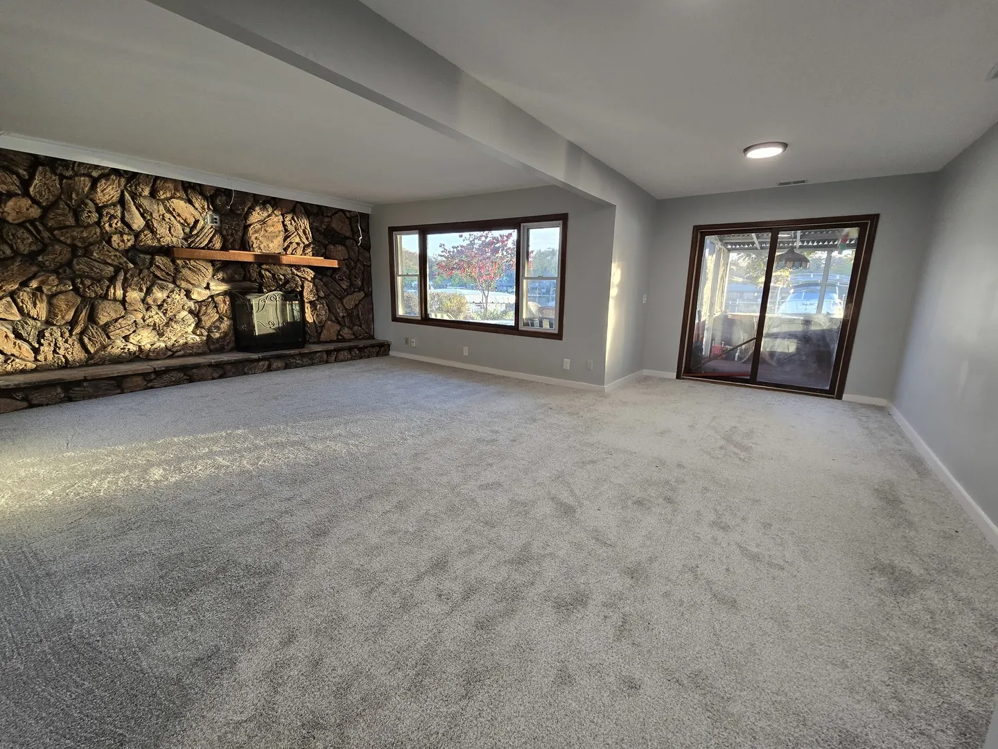 1007 N River Road IL
