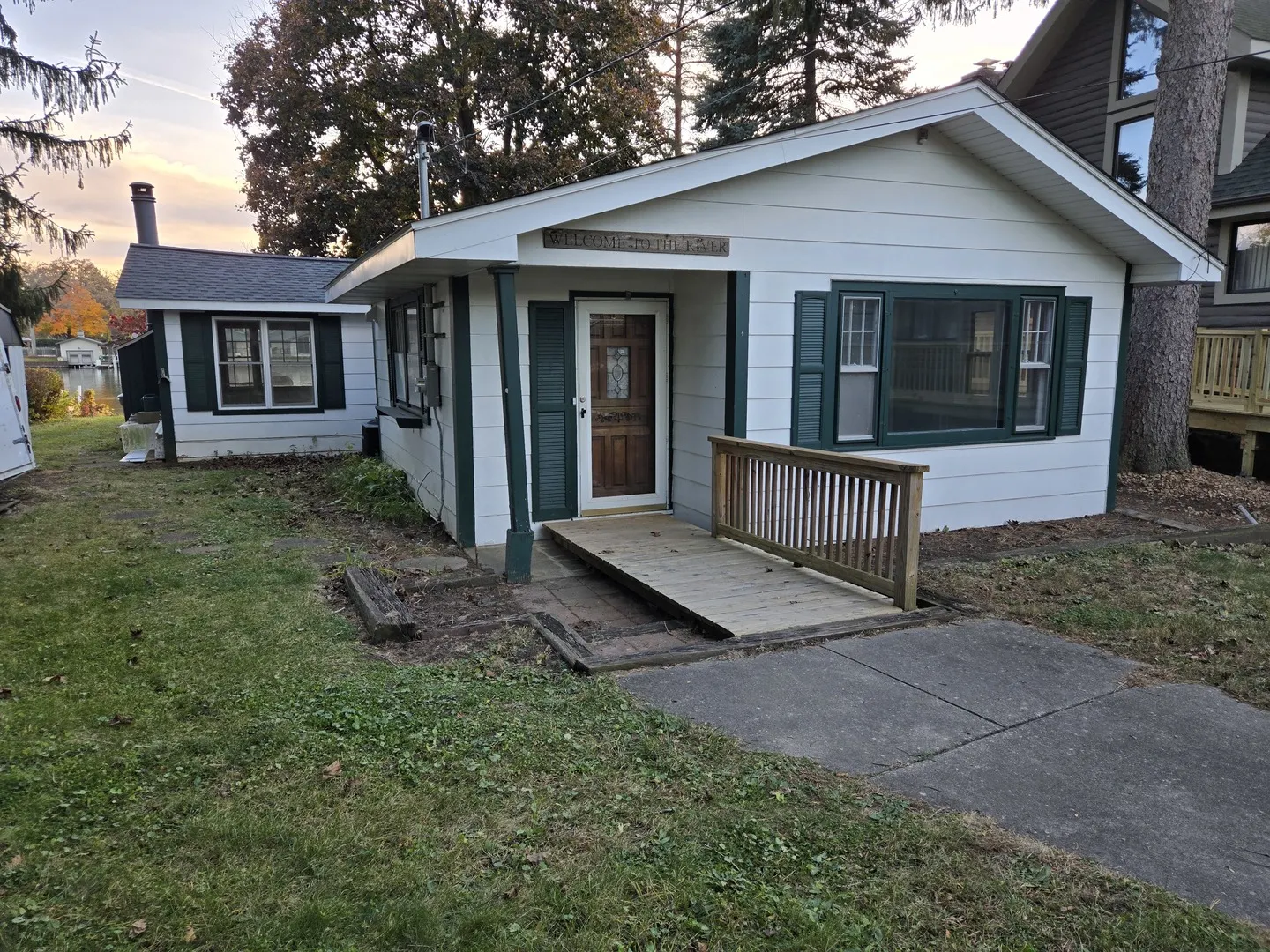 1007 N River Road IL