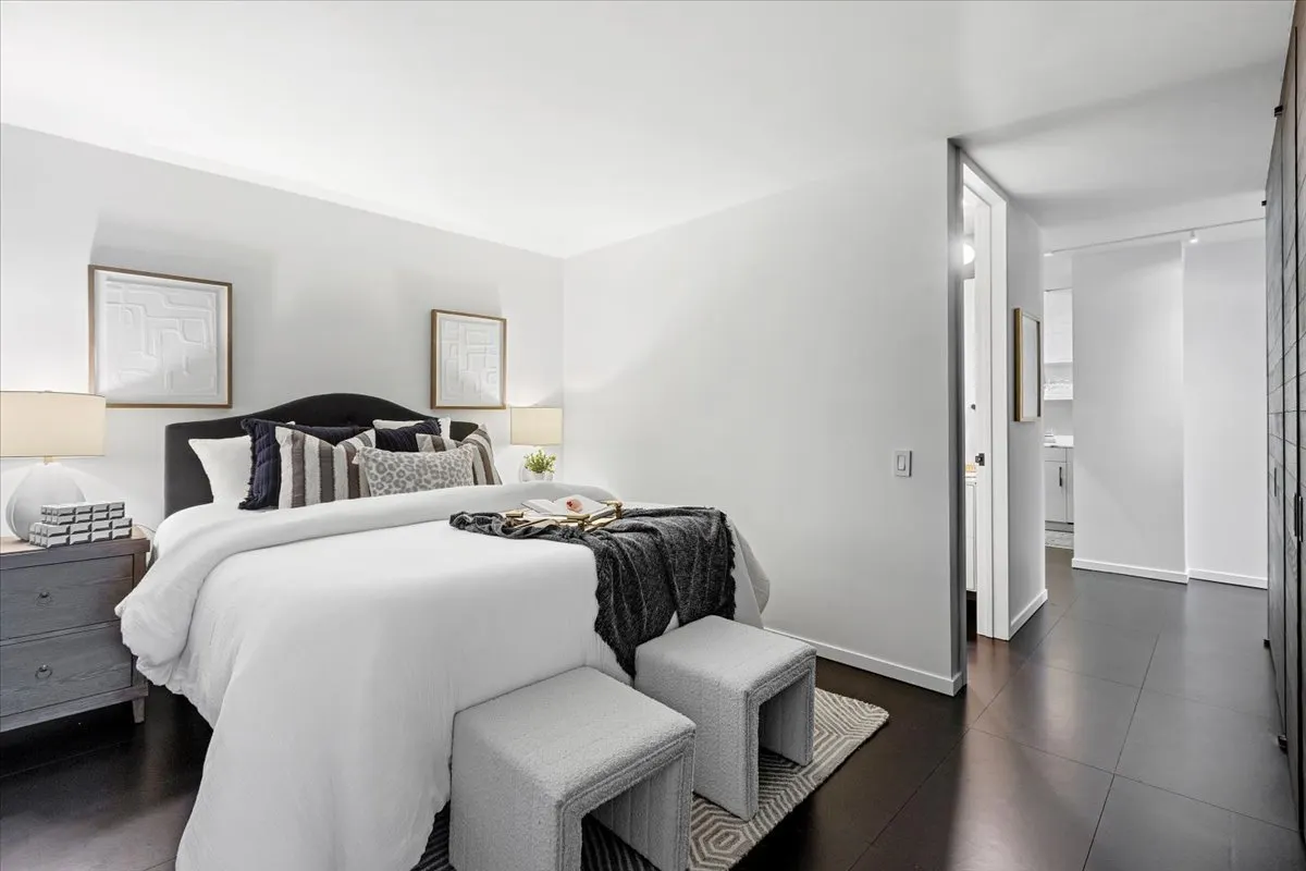 910 N Lake Shore Drive 1615 IL