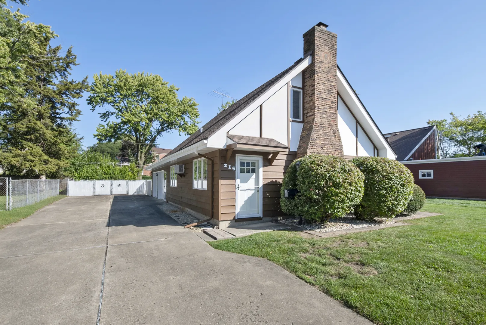 215 Dee Road IL