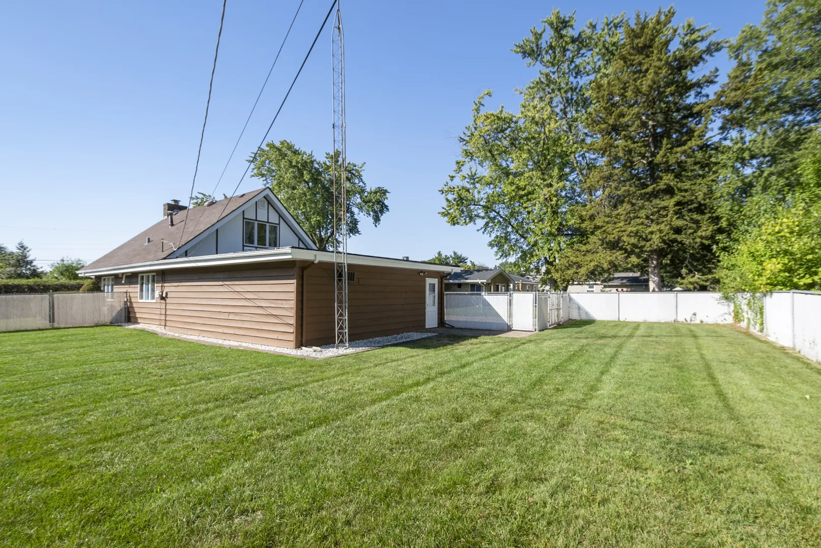 215 Dee Road IL